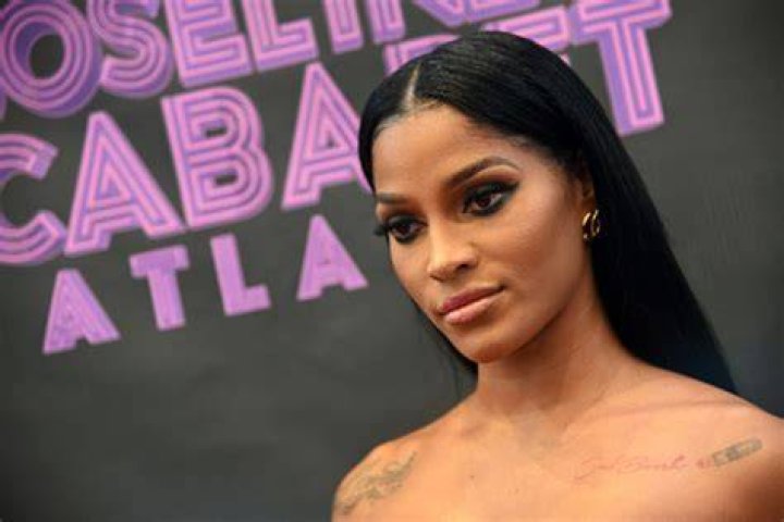 Joseline Hernandez, Puerto Rican star poses with her fiance, DJ Ballistic for a romantic snap on the beach! Joseline Hernandez, Puerto Rican star poses with her fiance, DJ Ballistic for a romantic snap on the beach!
